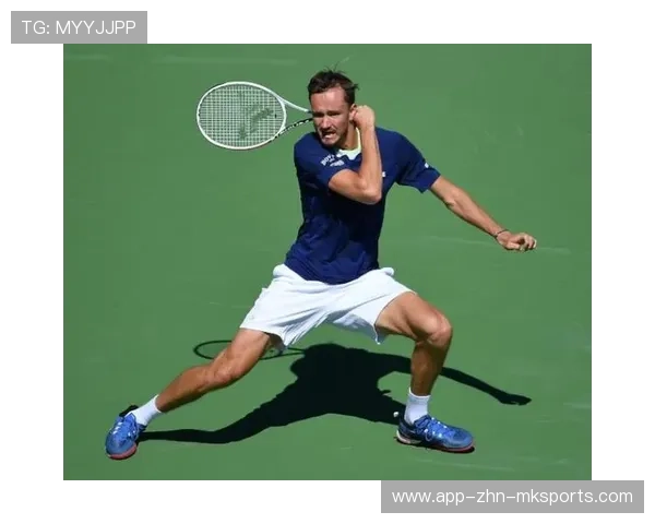 网球巨星怒摔球拍